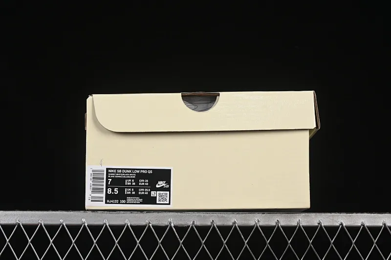 All Categories Nk SB Dunk Series Nk SB Dunk Low Low-top sneakers CSEF x Nike SB Dunk Low Education Foundation co-branded low-top casual sneakers HJ4132-100